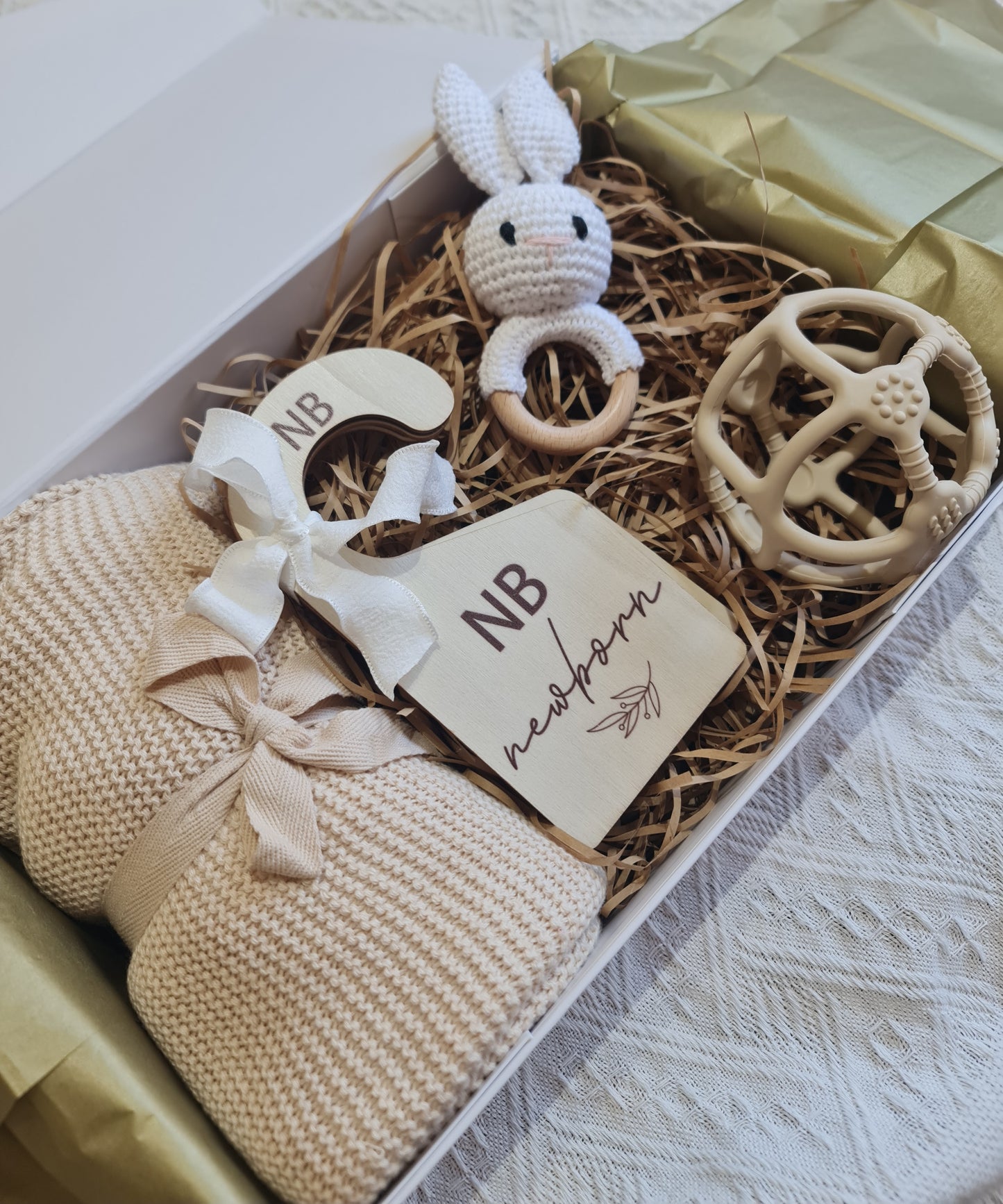 Gender neutral "New Baby" gift box