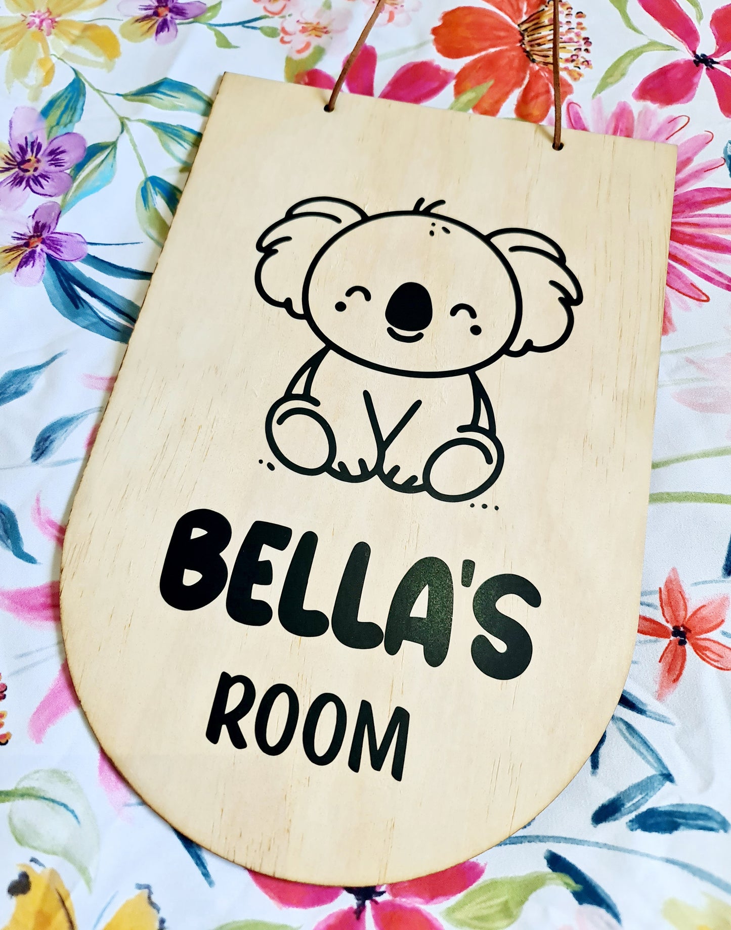 Wooden name banner "Koala"