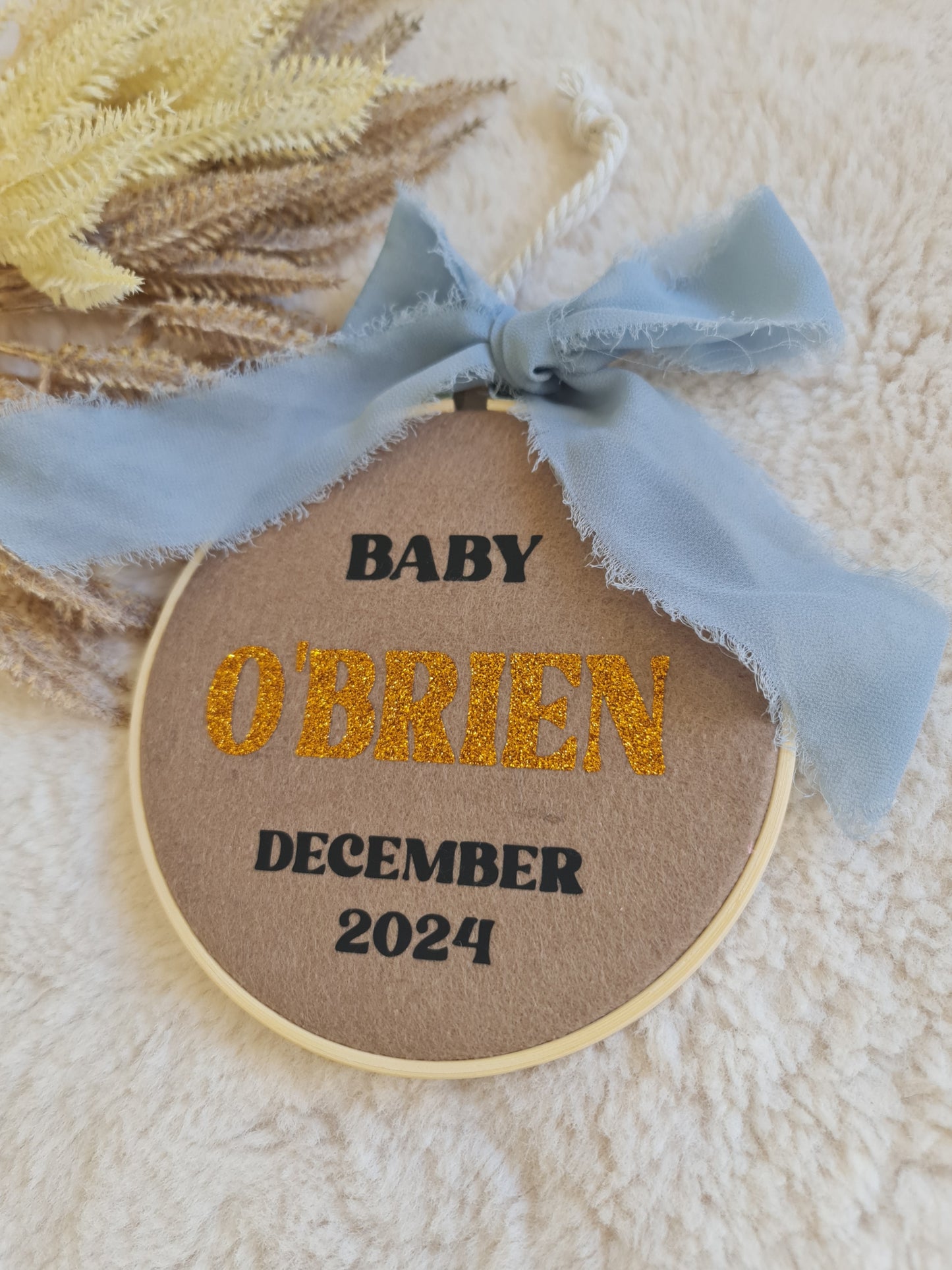 Baby announcement hoop