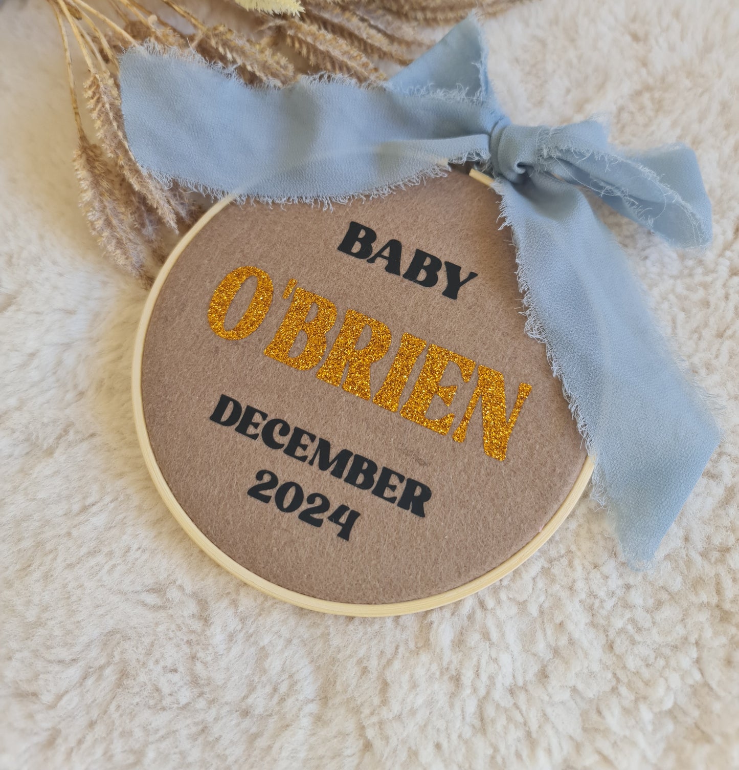Baby announcement hoop