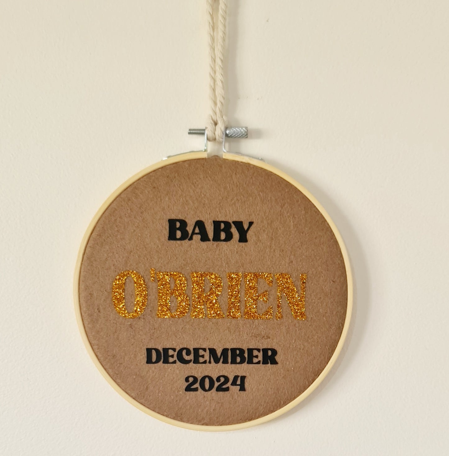 Baby announcement hoop