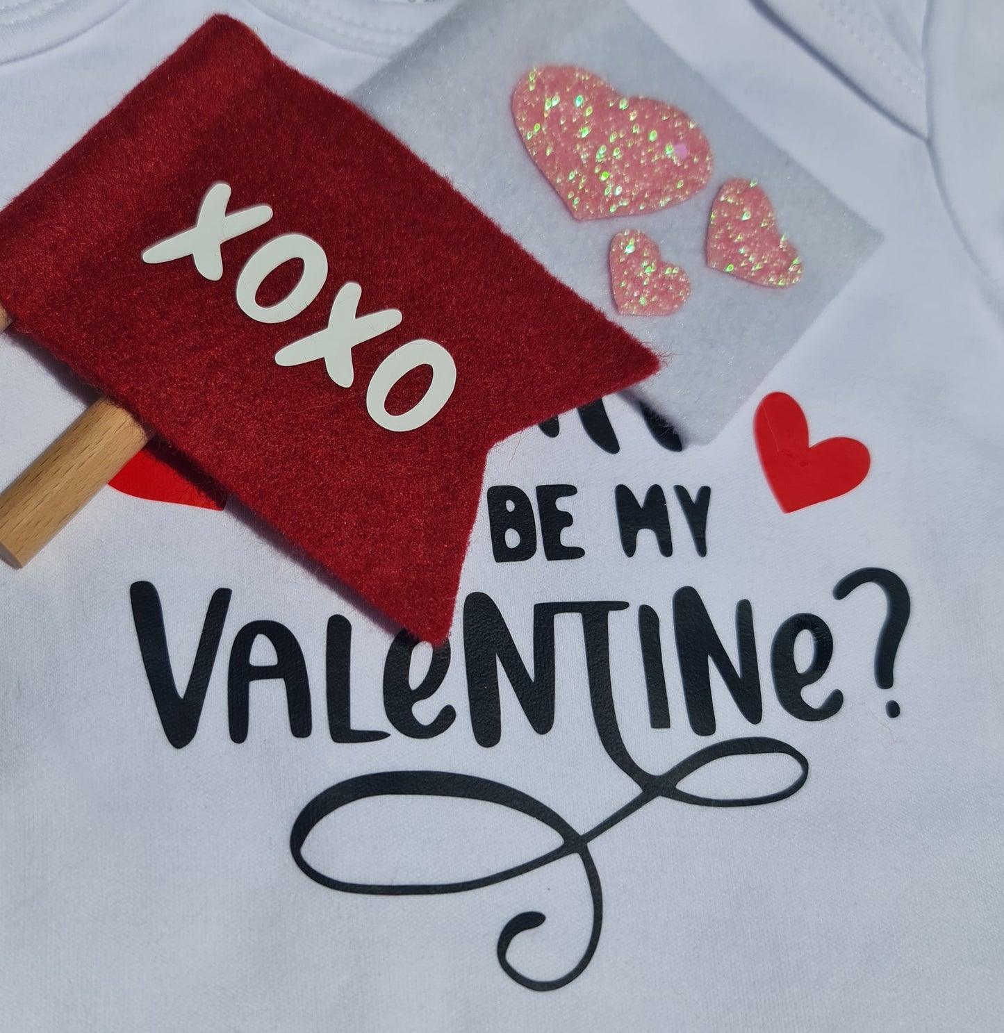 Xoxo felt flag