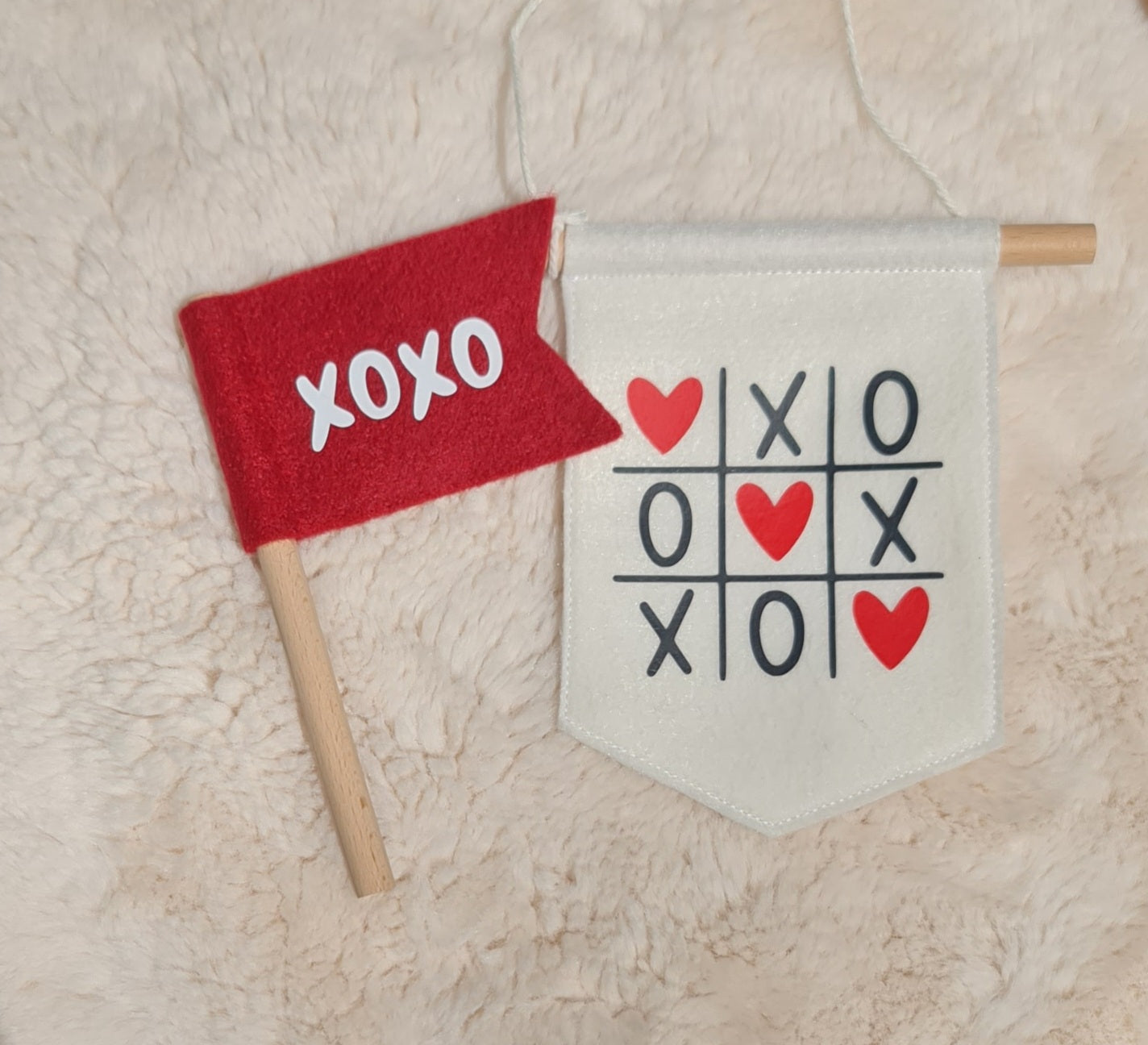 Xoxo felt flag