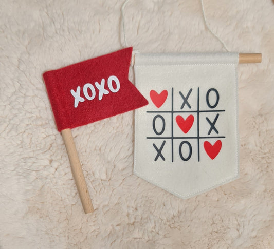 Xoxo felt flag