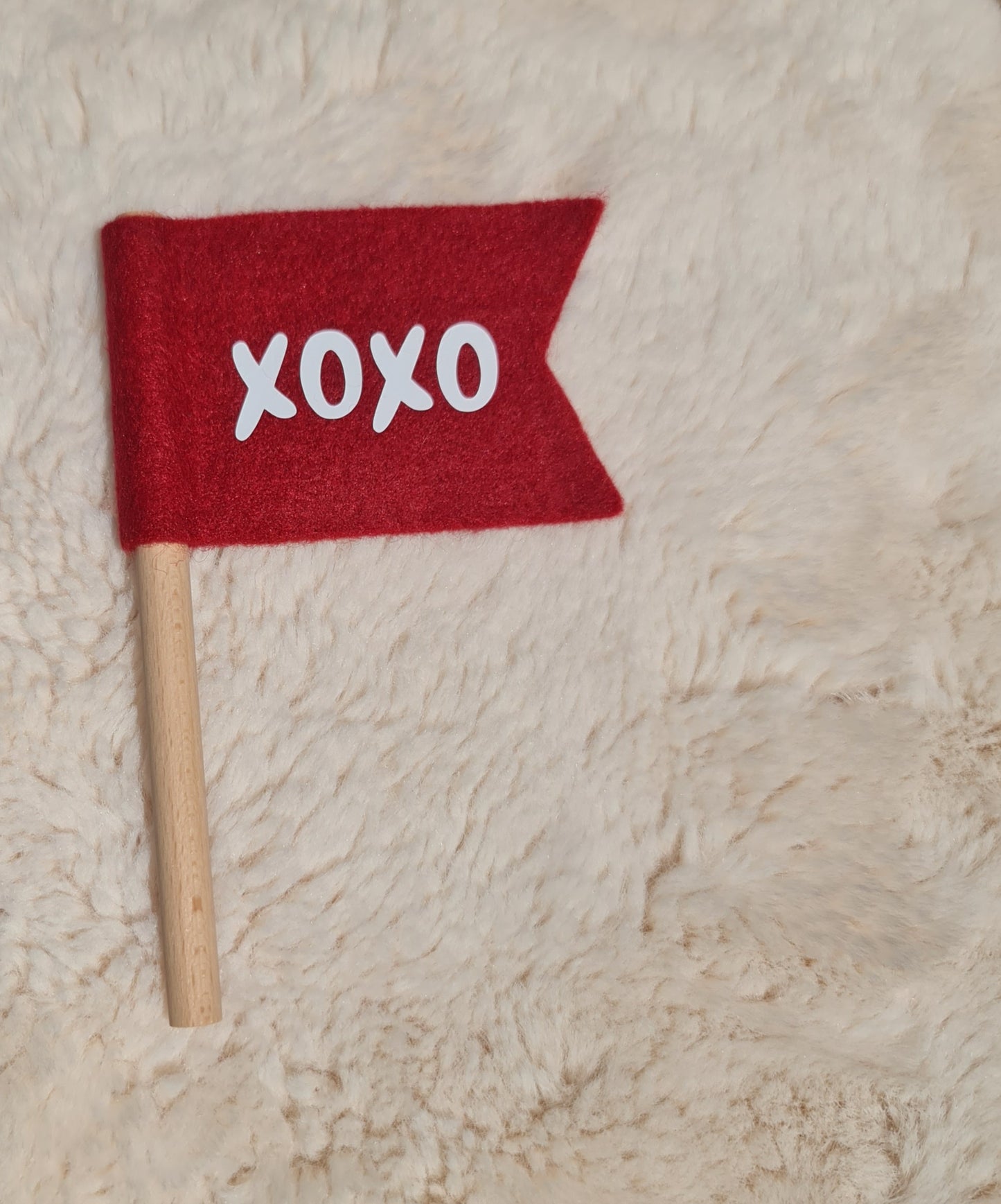 Xoxo felt flag