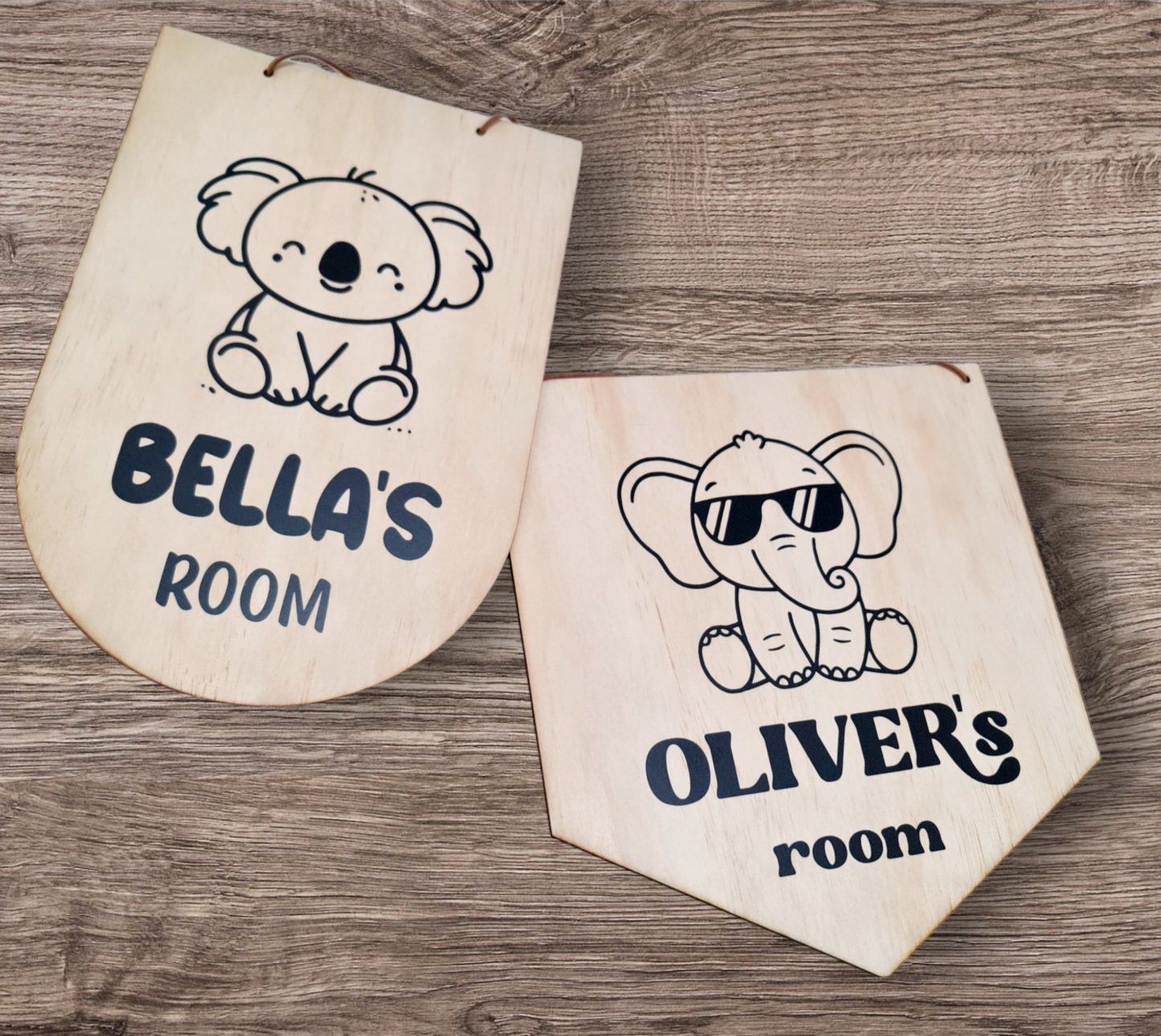 Wooden name banner "Koala"