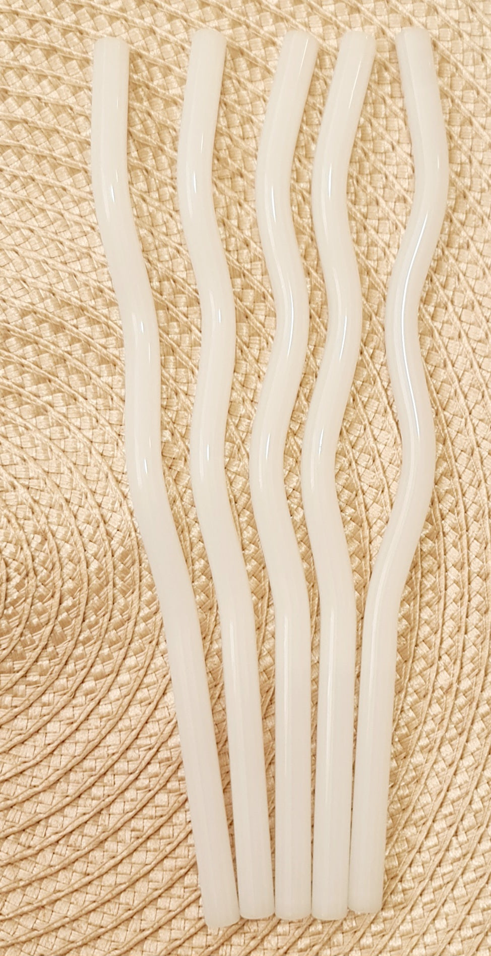 Wavy glass straw and brush set