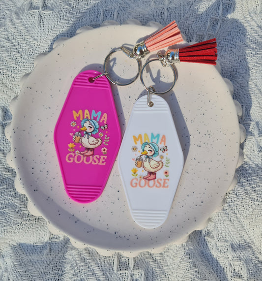 Mama goose motel keychain (white)