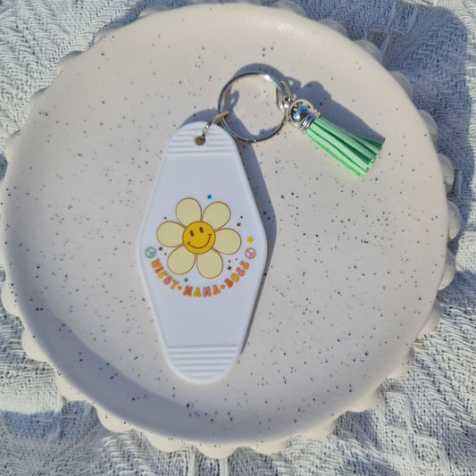 Wifey mama boss motel keychain (white)