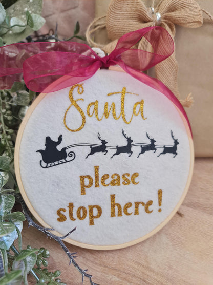 Santa sign, Santa please stop here, felt decoration, Santa sign, felt hoop decor, Christmas decor