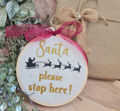 Santa sign, Santa please stop here, felt decoration, Santa sign, felt hoop decor, Christmas decor