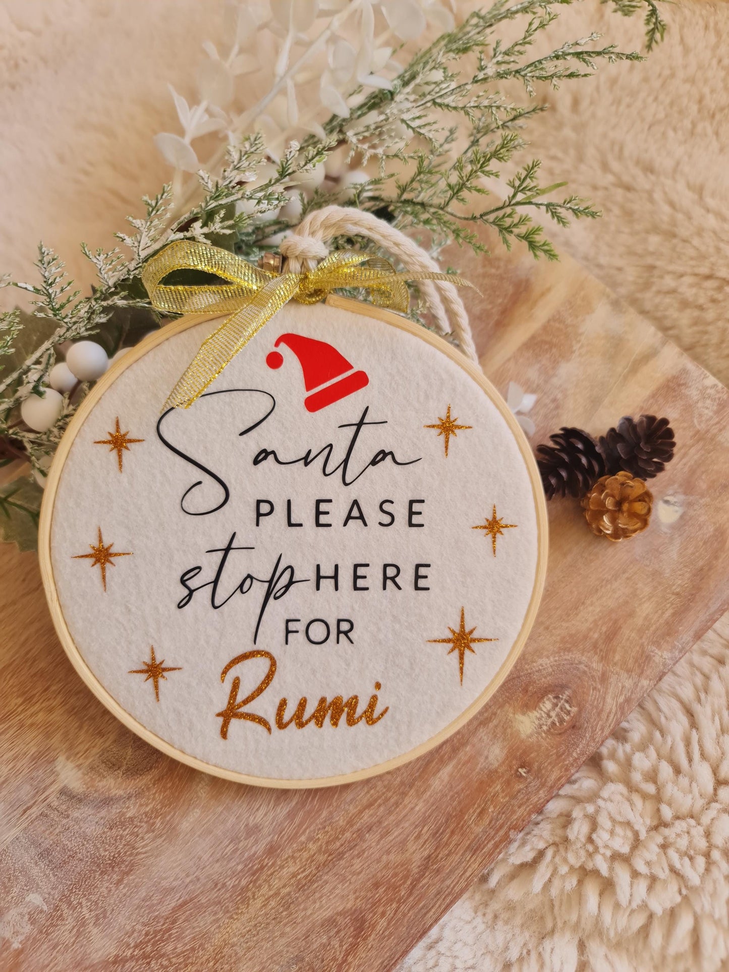 Personalised Santa sign, Santa please stop here, Handmade Felt Embroidery Hoop  “Santa Please Stop Here Christmas Wall Hanging Decoration