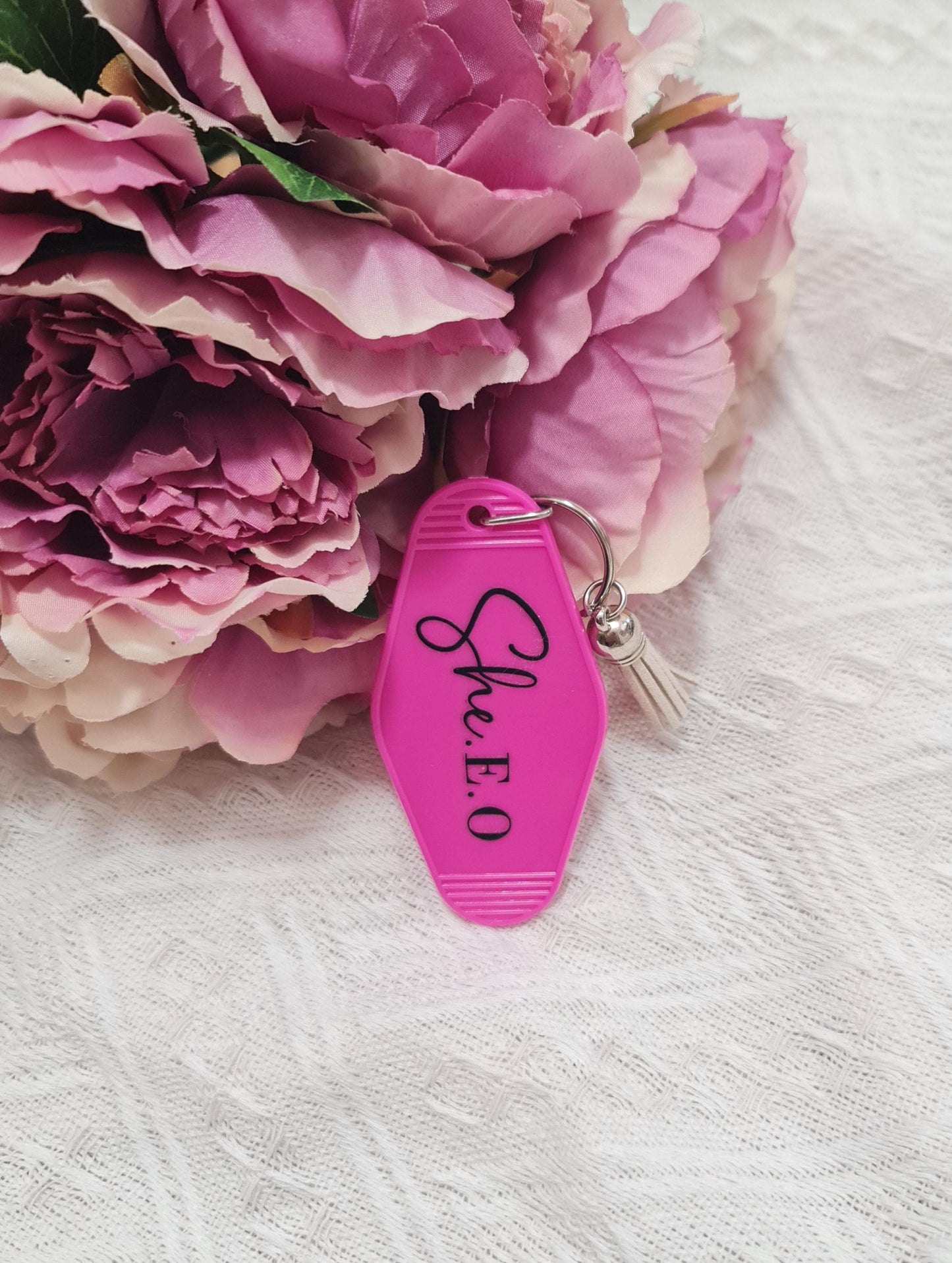 Motel keychain, acrylic keychain, trendy motel keychains, she e.o, ceo